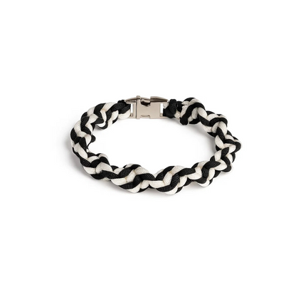Hundehalsband aus Paracord DNA